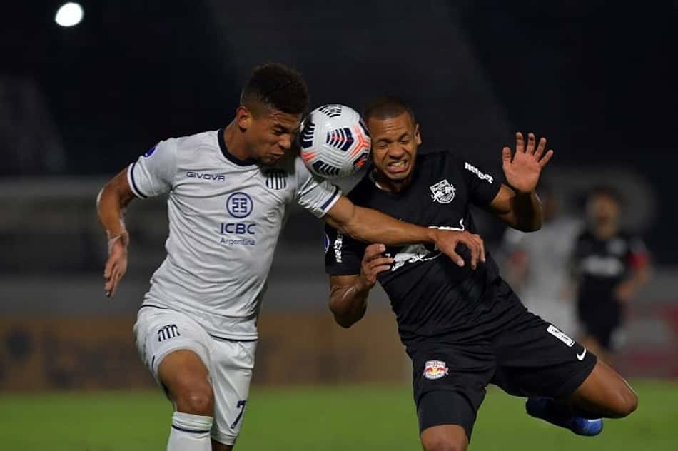Com um a menos, Red Bull Bragantino sofre gol no fim e perde para o Talleres na Sul-Americana