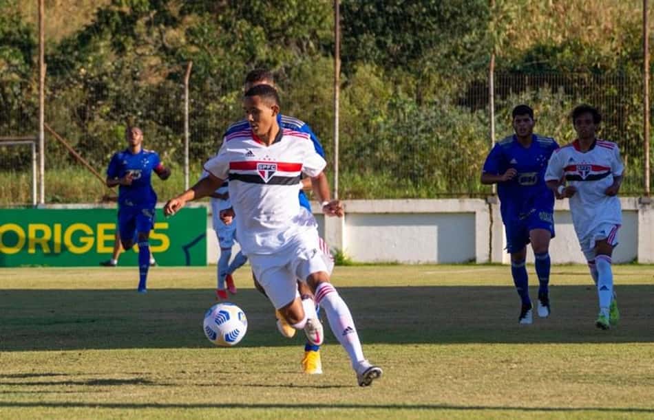Após goleada, sub-17 do São Paulo tem partida decisiva contra o Grêmio