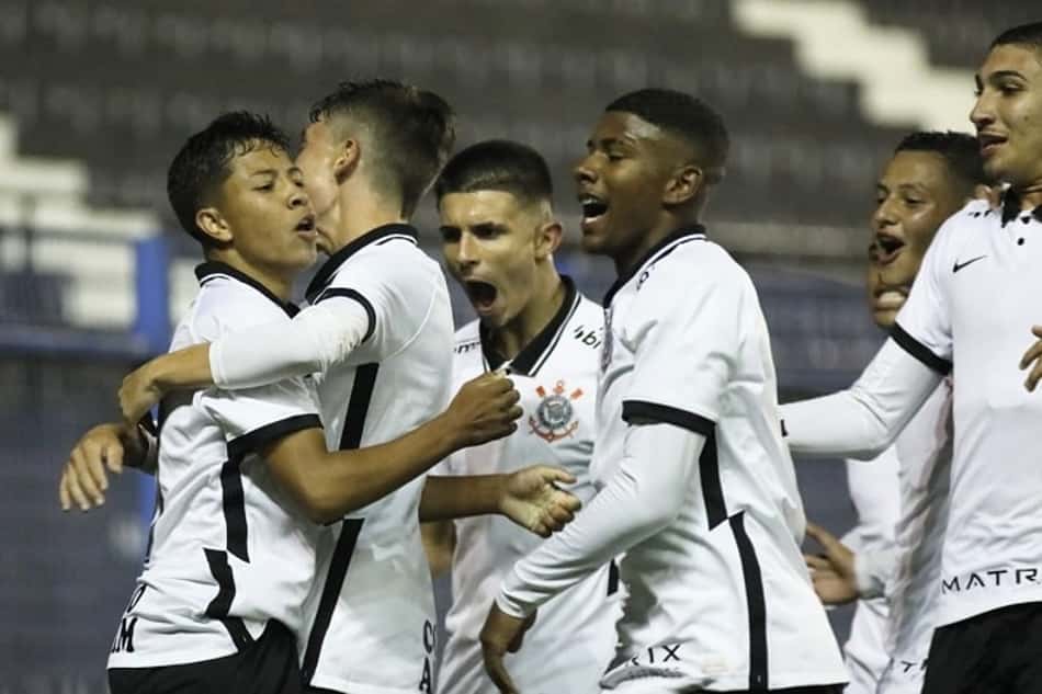 Corinthians bate o Internacional e estreia com vitória no Campeonato Brasileiro sub-17