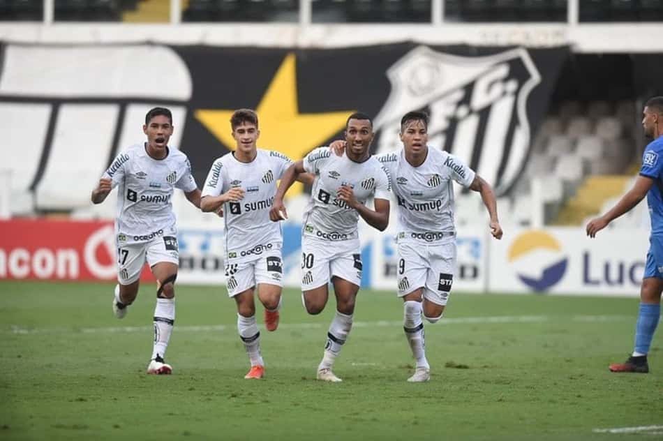 Santos defende bom retrospecto como mandante no jogo contra o Ceará