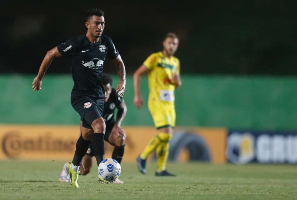 Quando o volante Raul não está em campo, resultados do RB Bragantino tendem a ser piores