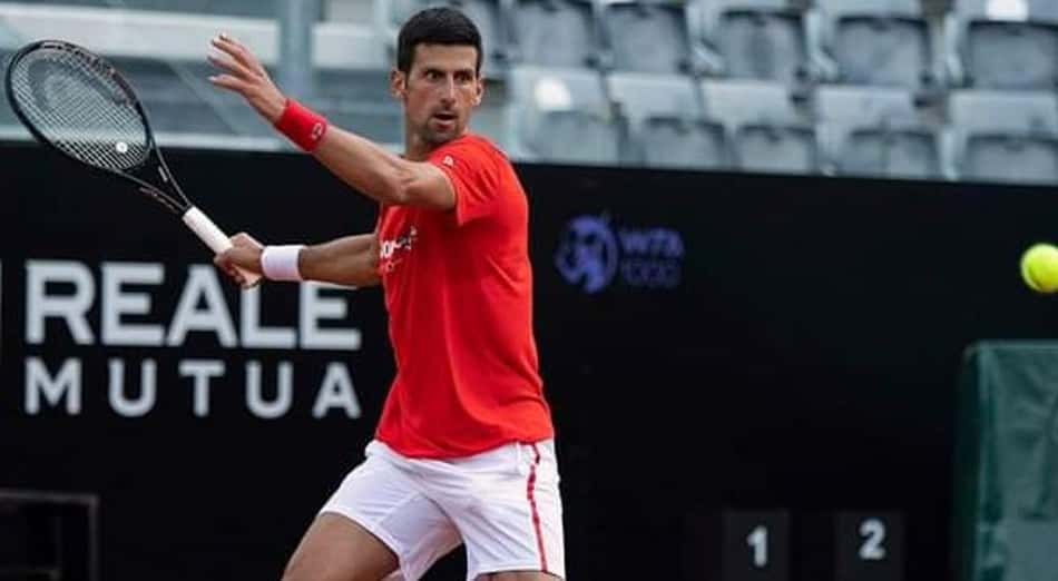Djokovic 'escapa' de algoz em Roma