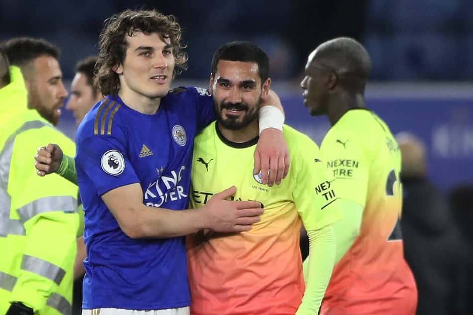 Gündogan 'agradece' a zagueiro do Leicester por título inglês do Manchester City