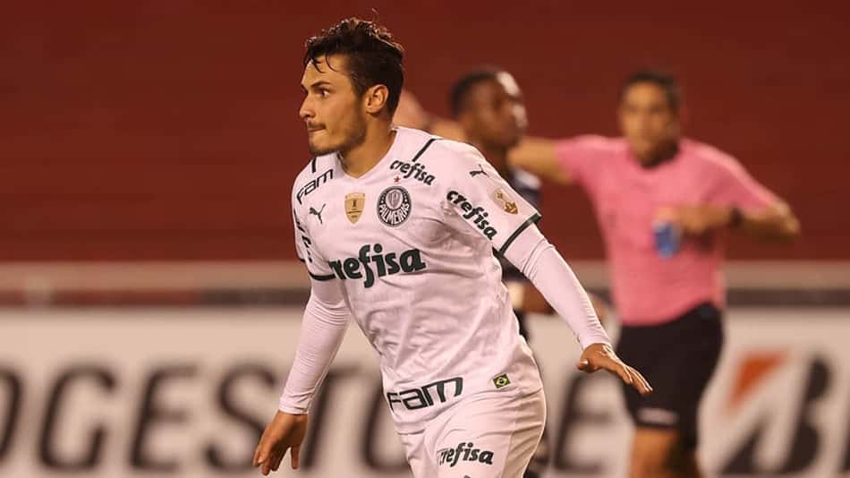 Raphael Veiga celebra vitória do Palmeiras na altitude pela Libertadores: 'Soubemos sofrer'
