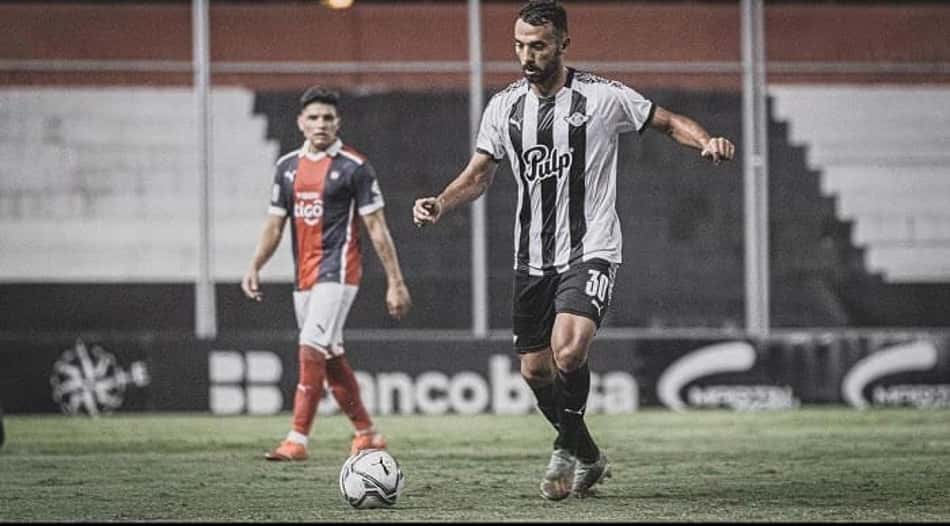 Perto do 100° jogo como profissional, ex-Atlético-MG celebra boa fase