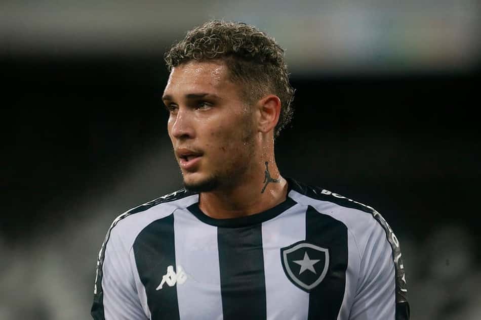Navarro cita 'gostinho amargo' após empate do Botafogo, mas diz: 'Importante estar pontuando'