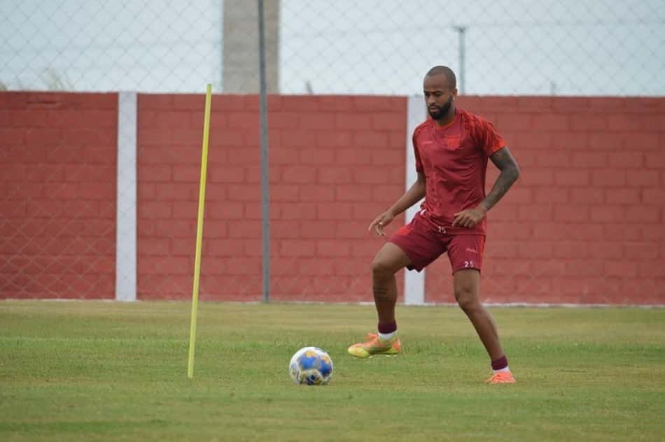 Em alta no CRB, Wesley espera boa sequência da equipe em 2021