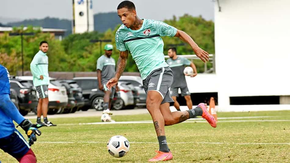 Com novos uniformes, Fluminense se reapresenta visando a final do Carioca; John Kennedy não volta