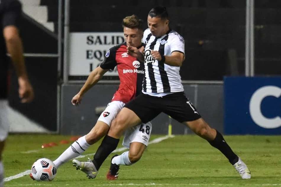 Libertad vence o Newell's Old Boys e assume a liderança do grupo do Atlético-GO