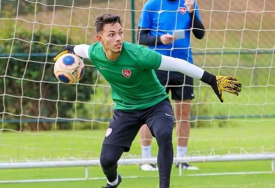 Goleiro menos vazado na Série A3 do Paulistão se inspira em Weverton no futebol brasileiro