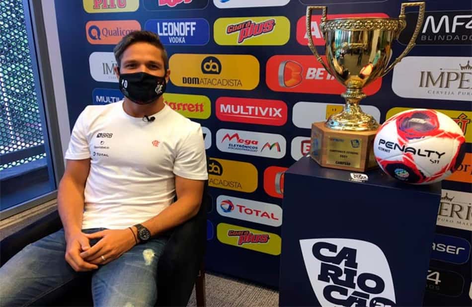 Diego projeta Fla-Flu na final: 'Estão criando dificuldade. Para nós e para o futebol carioca, isso é excelente'