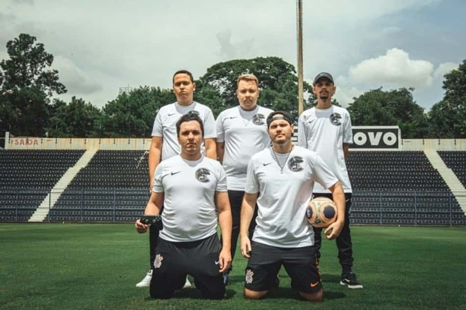 Melhor equipe da fase de grupos do eGol Pro, Corinthians eFootball foca na semi em busca de título inédito
