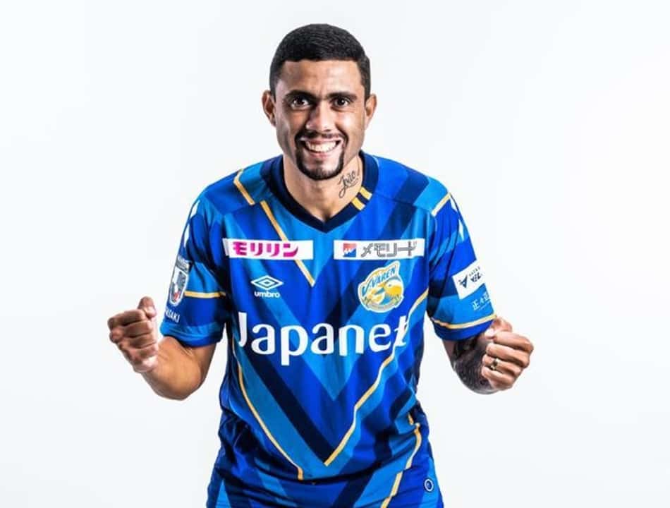 Wellington Rato é apresentado oficialmente no Japão