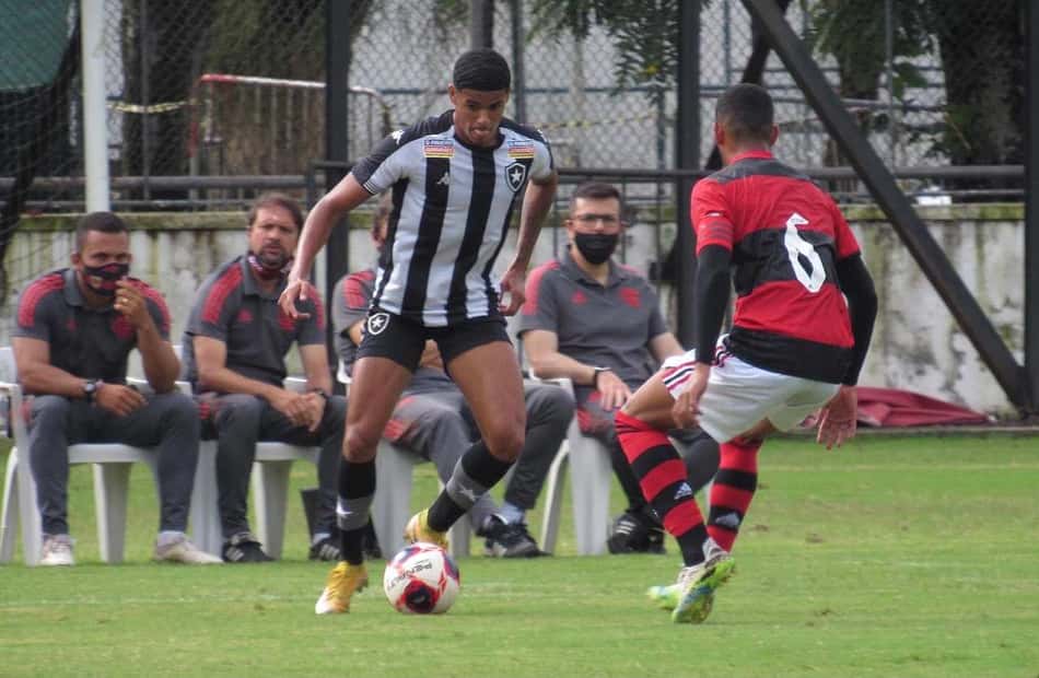 Flamengo vence Botafogo na estreia do Campeonato Carioca sub-20