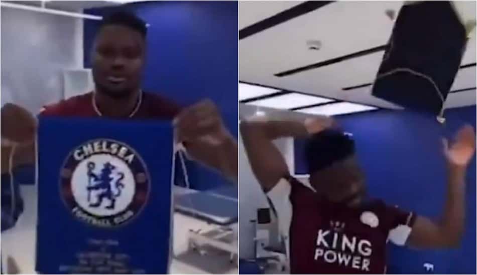 Amartey, do Leicester, jogando flâmula do Chelsea no chão