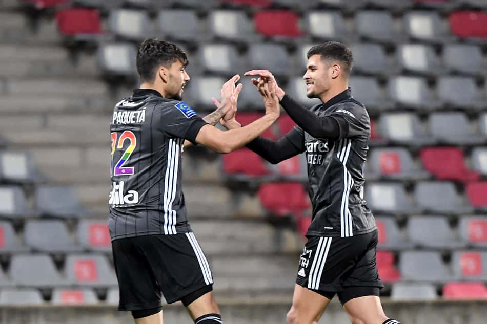 Dupla de Paquetá e Bruno Guimarães chama atenção na França após jogo com Clermont