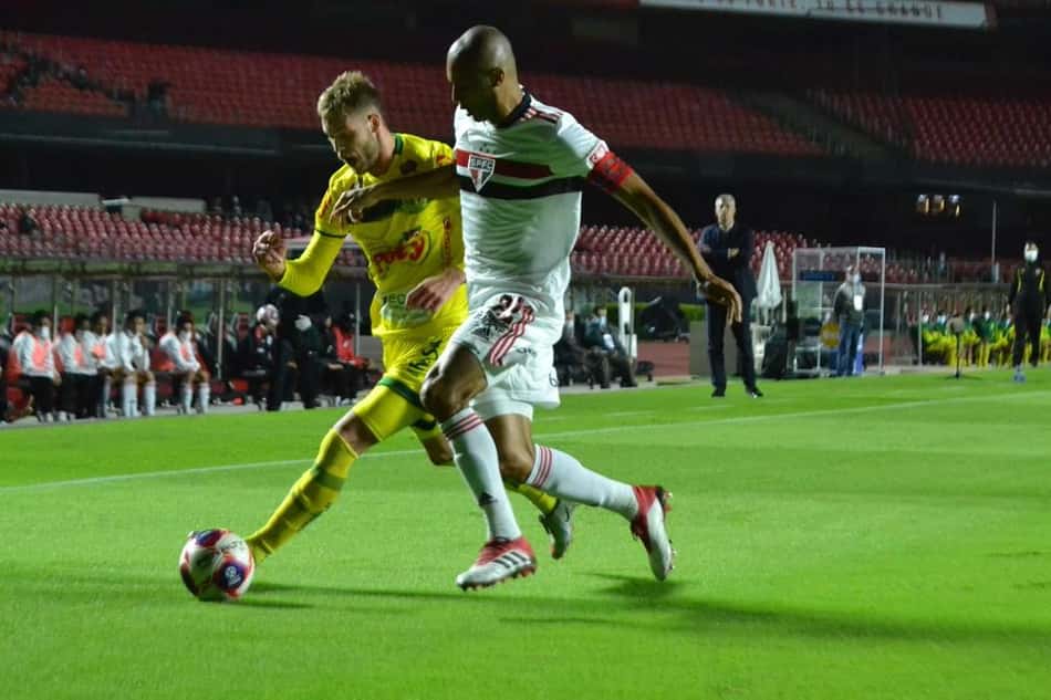 Miranda elogia equipe em goleada na semi: 'Parabéns pelo que apresentou'