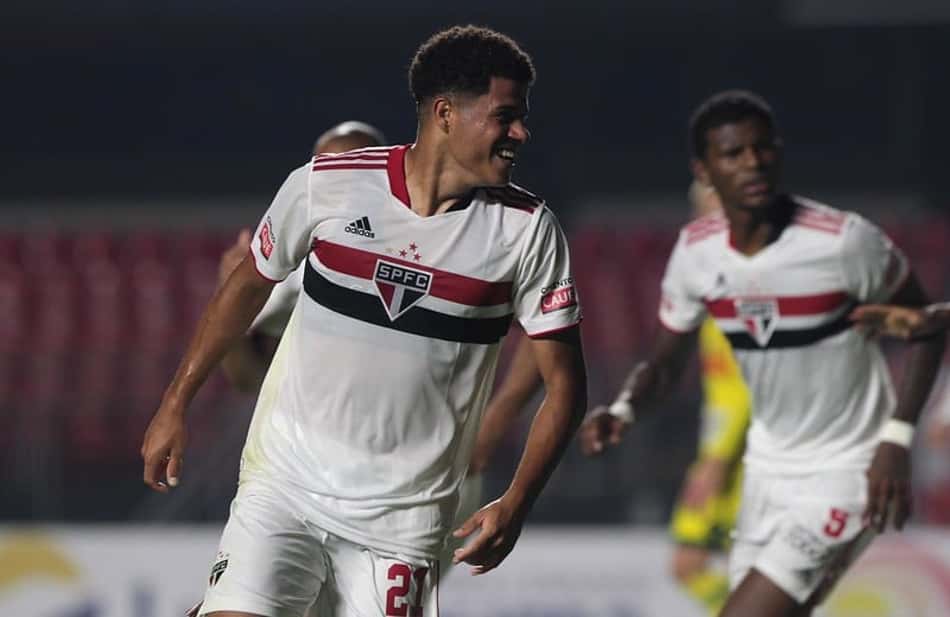 Gabriel Sara comemora vaga do São Paulo na decisão, mas já mira jogo da Libertadores: 'Festejar por uma noite'