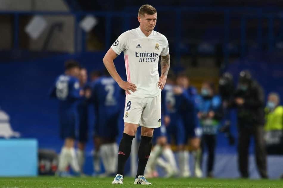 Toni Kroos treina com o grupo e pode iniciar como titular do Real Madrid no confronto diante do PSG