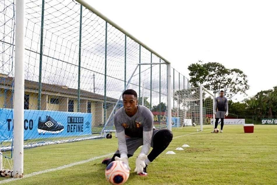 Carlos Eduardo acredita em boa temporada no Sport e elogia força do elenco para 2021