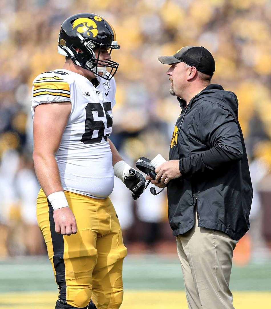 2022 é logo ali! Os melhores prospectos da posição de center no College Football
