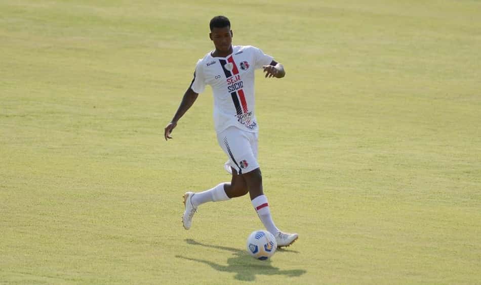 Em final de contrato, Alan Cardoso apresenta bons números no Santa Cruz em 2021