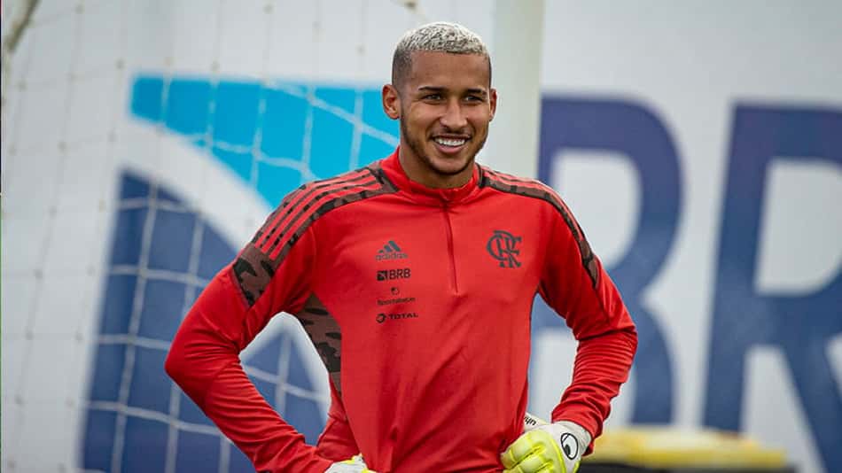 Flamengo finaliza preparação para enfrentar a LDU; Diego Alves e Rodrigo Caio ficam fora da partida