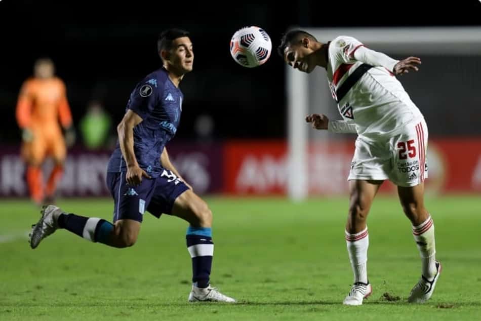 Racing afasta crise e cresce em duelos contra o São Paulo