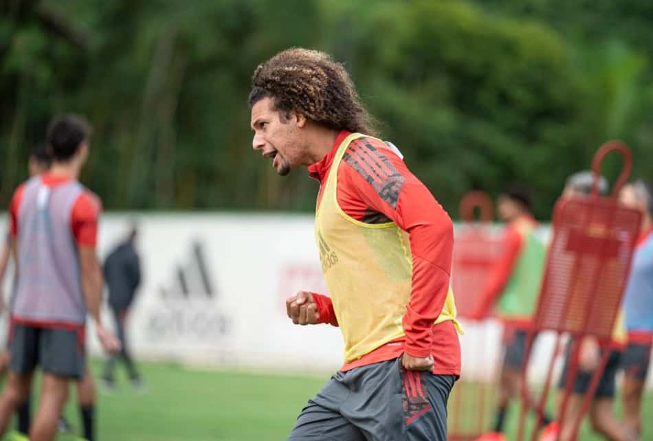 Jorge Jesus indica, e Benfica deve tentar novamente a contratação de Willian Arão, do Flamengo