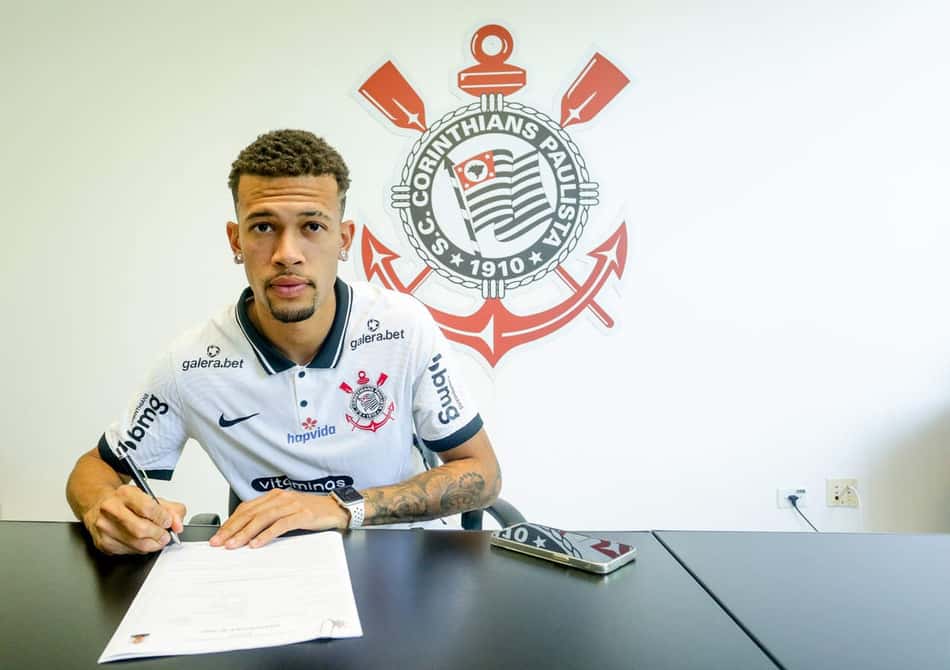 Corinthians renova com João Victor até 2023; multa é de mais de R$ 320 milhões