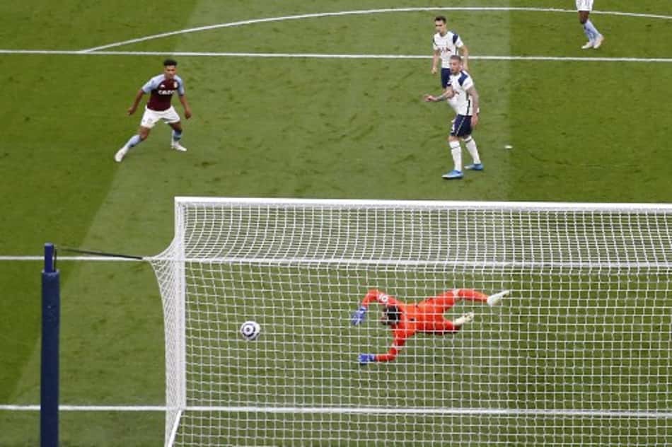 Com gol contra bizarro de Reguilón, Tottenham perde para o Aston Villa e pode se complicar na Premier League
