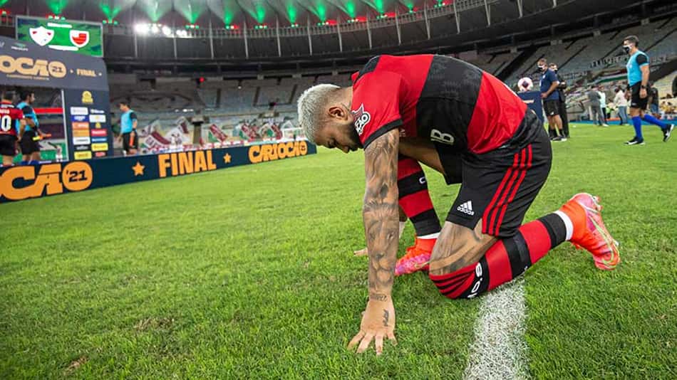 Torcida do Flamengo finaliza o mosaico para a finalíssima do Carioca; veja como ficou