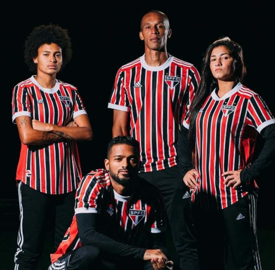 Em dia de decisão, nova camisa listrada do São Paulo é divulgada