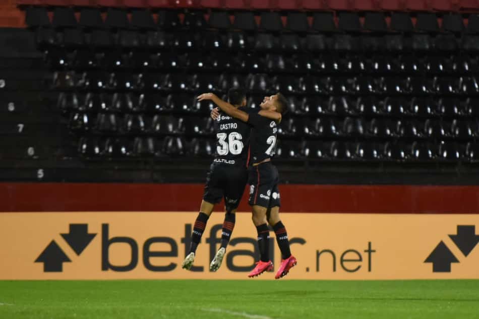 Vivo! Newell's Old Boys bate Palestino e briga por vaga na Sul-Americana
