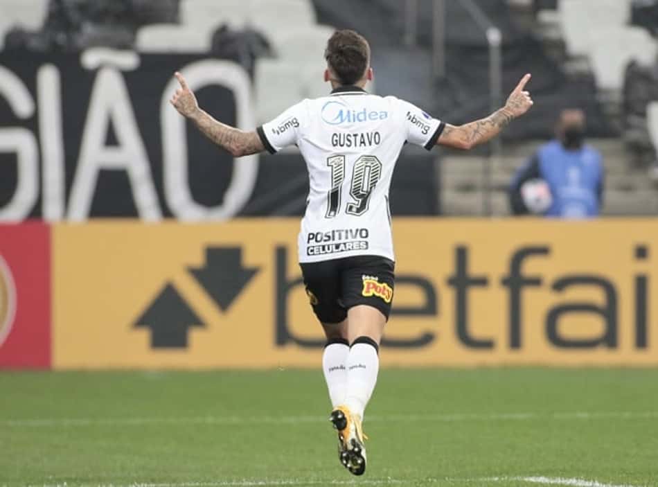 Gustavo Mosquito pode completar 50 jogos pelo Corinthians neste domingo