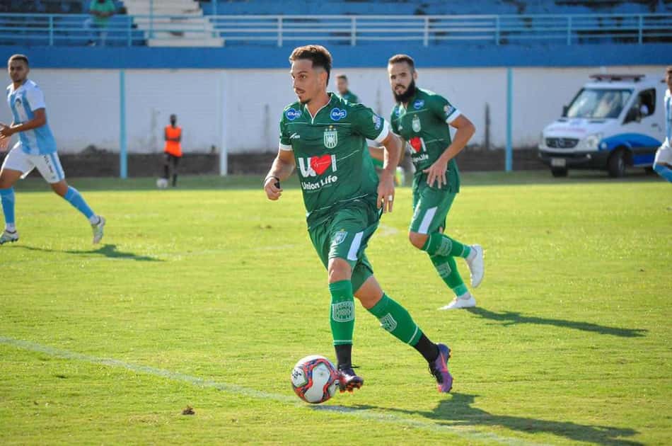 Mirray, ex-São Paulo, avalia positivamente momento no Gama: 'Satisfeito pelo meu desempenho'