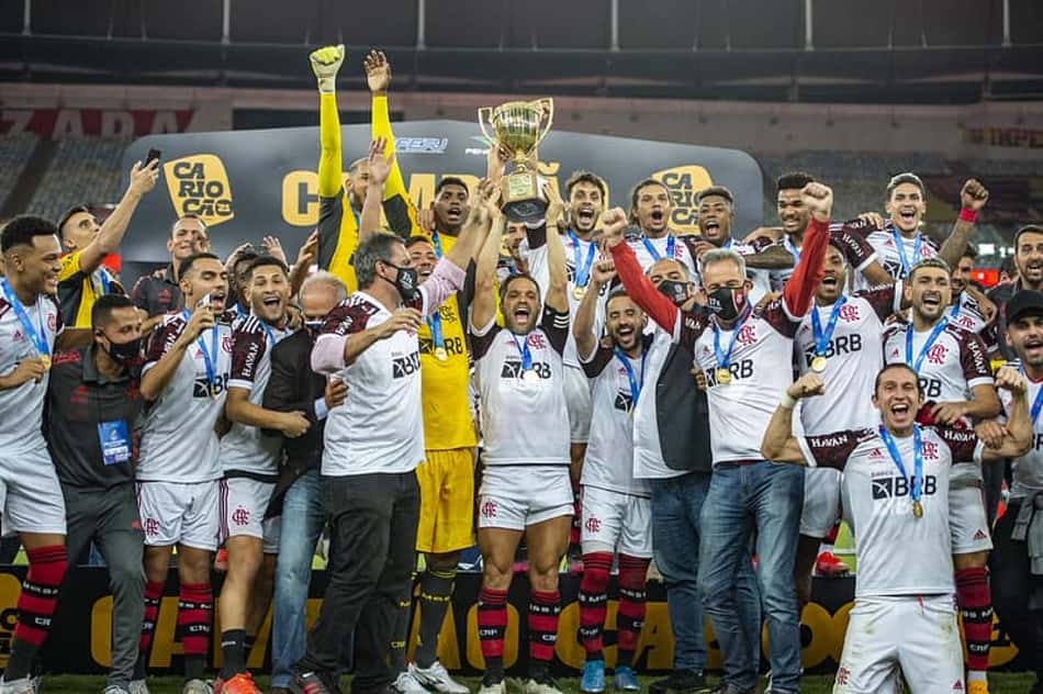 Record paga primeira parcela por direitos do Carioca; valor é menor que 5% do total das cotas da Globo