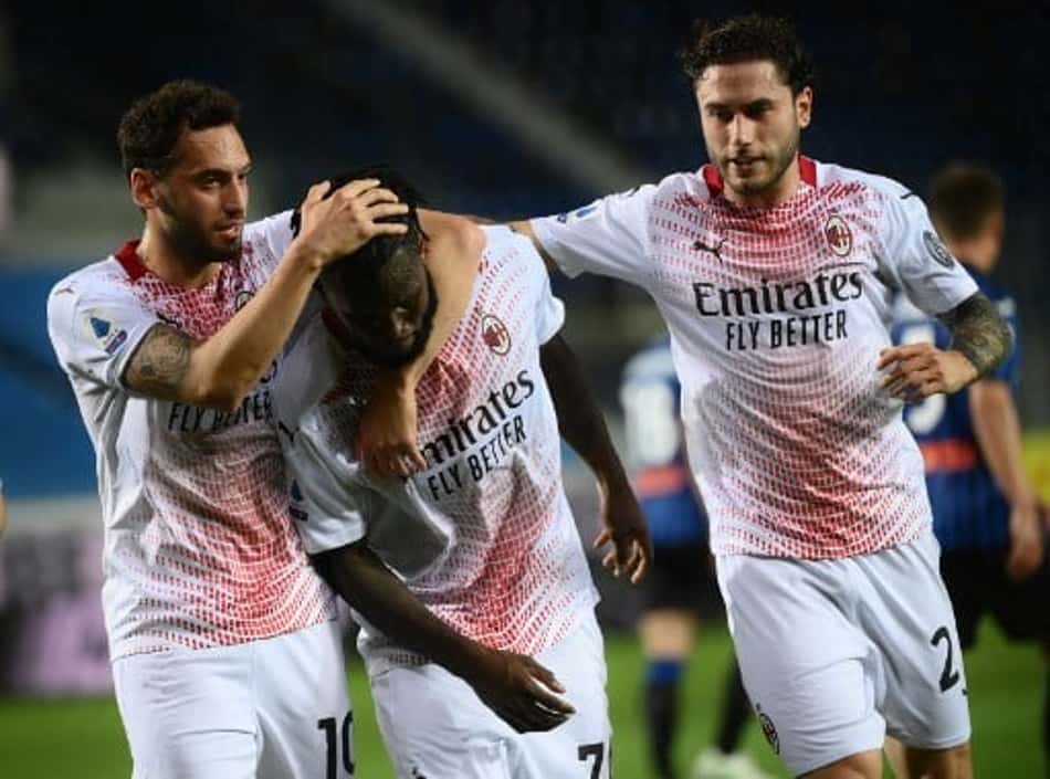 Milan bate a Atalanta, consegue classificação para a Champions e termina o Italiano em segundo