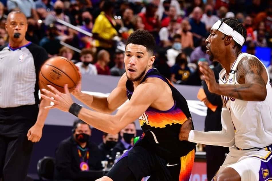 Devin Booker brilha, Suns vence e elimina Lakers dos playoffs