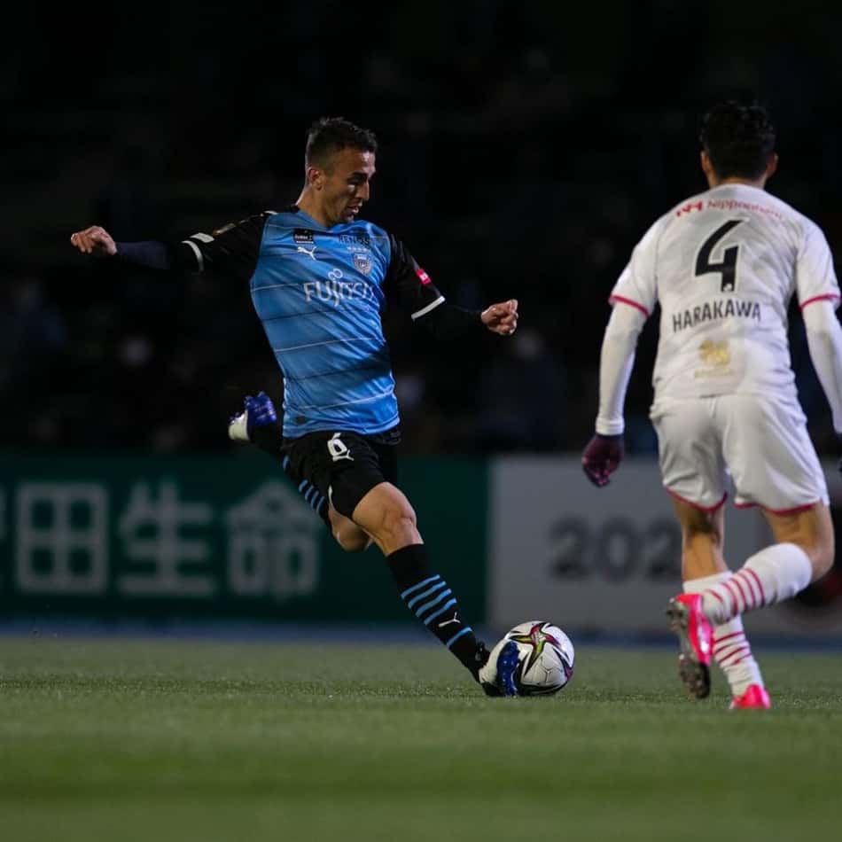 Líder e invicto na J-League, João Schmidt comemora boa fase no Kawasaki Frontale