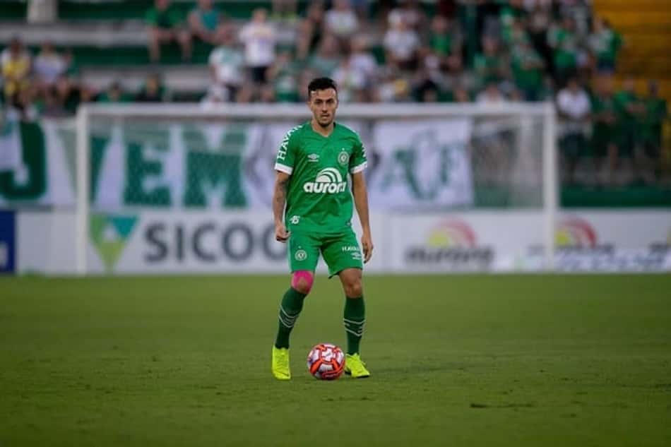 Ex-Chape é internado na UTI após apresentar problemas pulmonares por conta da Covid-19