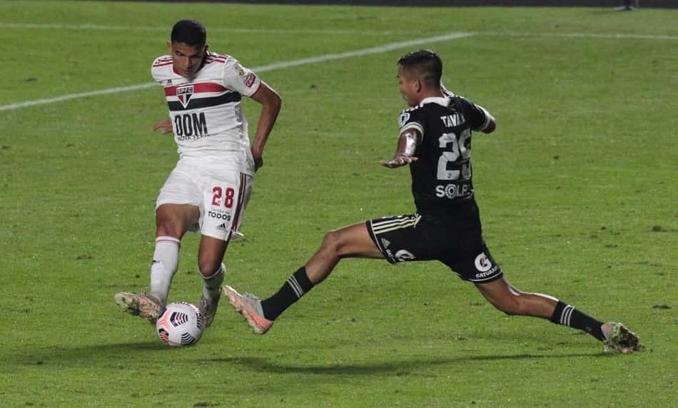 Bruno Rodrigues celebra vitória e classificação do São Paulo para as oitavas de final da Copa Libertadores