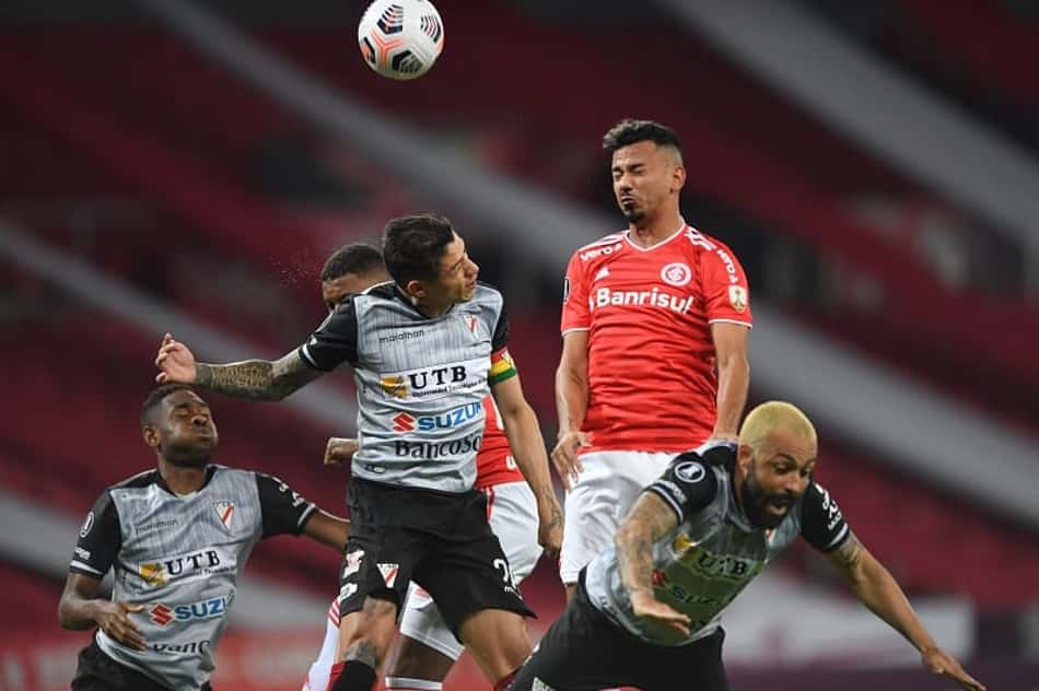 Libertadores: Internacional para na defesa do Always Ready, mas avança na ponta do grupo
