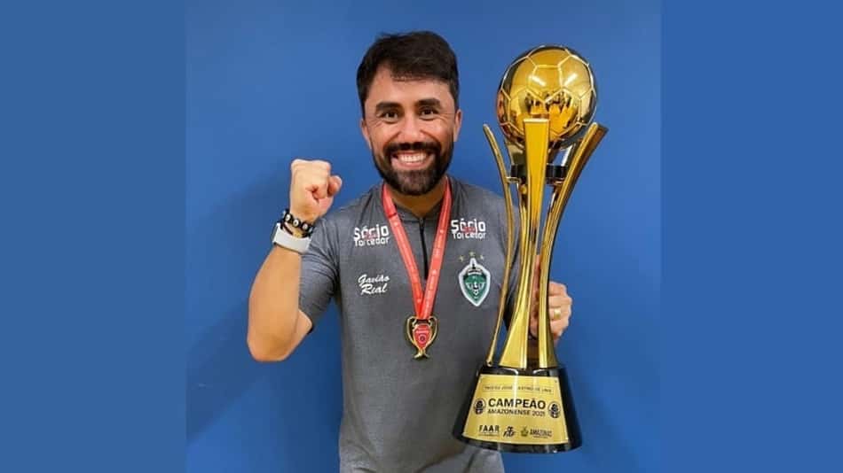 Campeão estadual, Luizinho Lopes se despede do Manaus: 'Sentimento de dever cumprido'