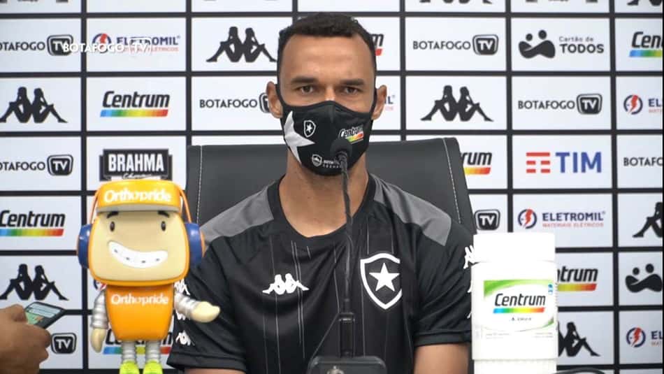 Gilvan comemora reforços no Botafogo e projeta jogo contra Remo: 'Cada jogo tem que ser uma final'