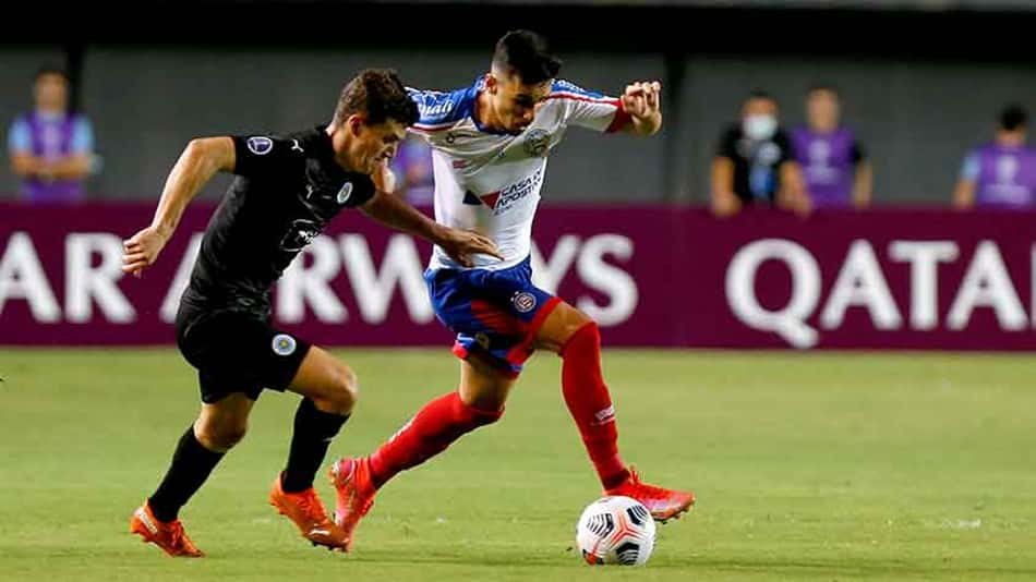 Com dois expulsos, Bahia perde para o Montevideo City Torque e é eliminado da Sul-Americana