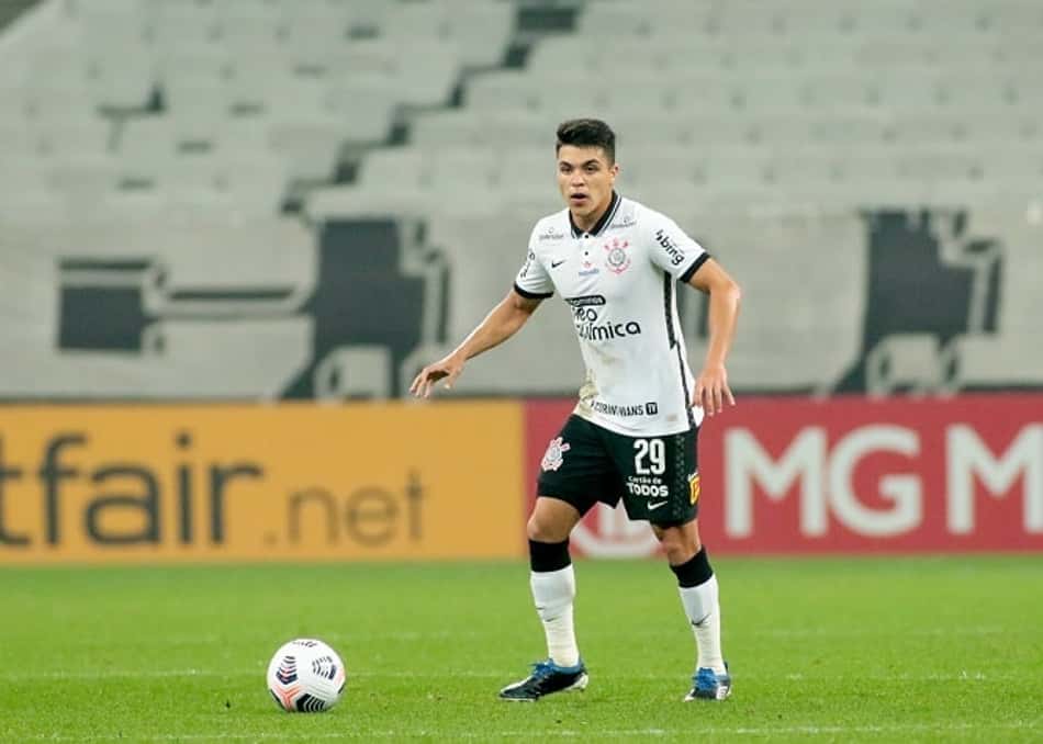 Roni celebra chegada de Sylvinho ao Corinthians e comenta goleada na Sul-Americana: 'Traz confiança'