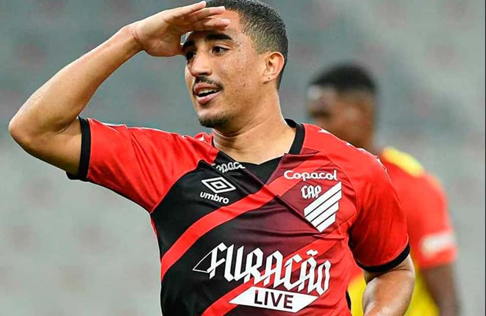 Christian marca golaço e homenageia Lucho Gonzalez: 'Sempre foi um dos meus exemplos aqui'
