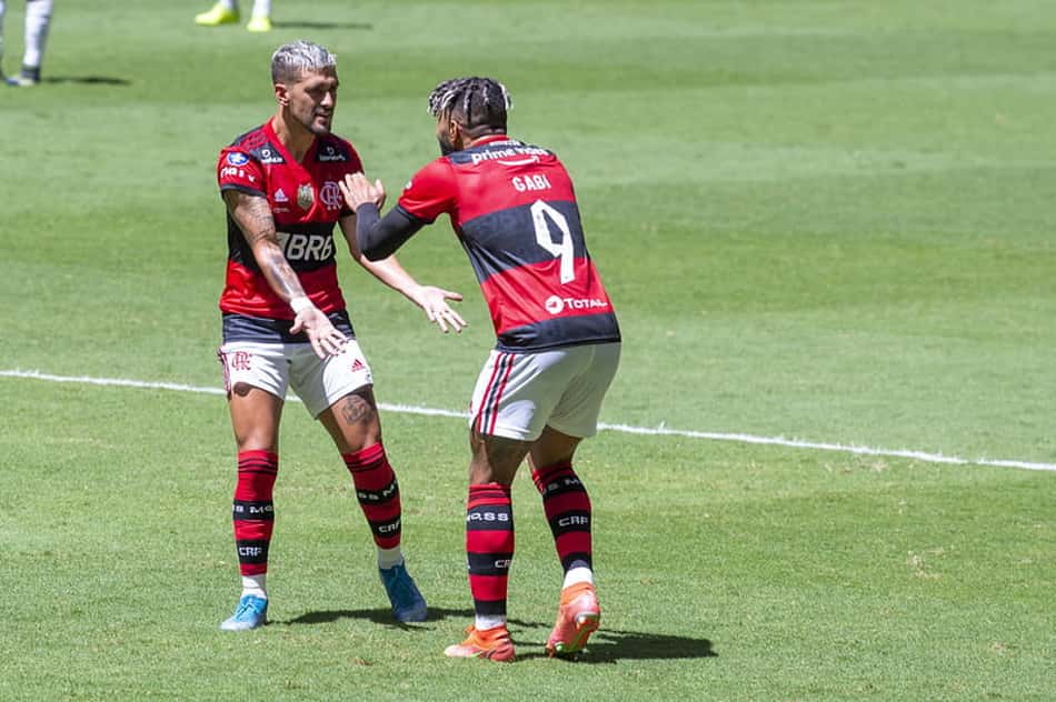 Arrascaeta e Gabriel Barbosa