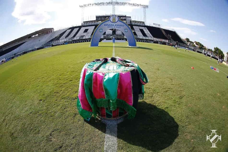 Antes da estreia na Série B, Vasco rende homenagem a Nelson Sargento